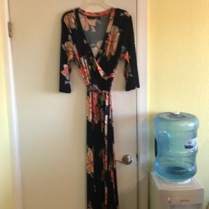 Women’s belted maxi dress